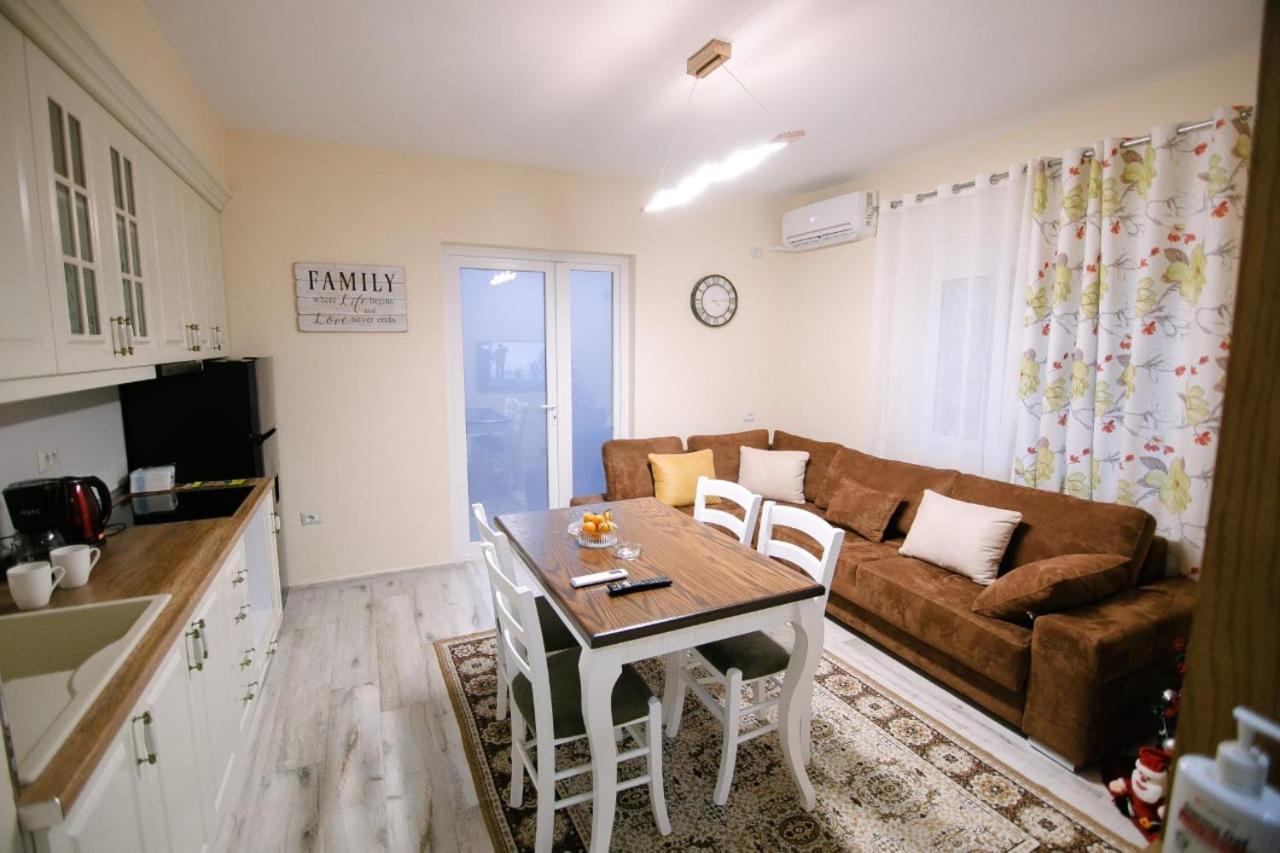 Luxury & Apartment *