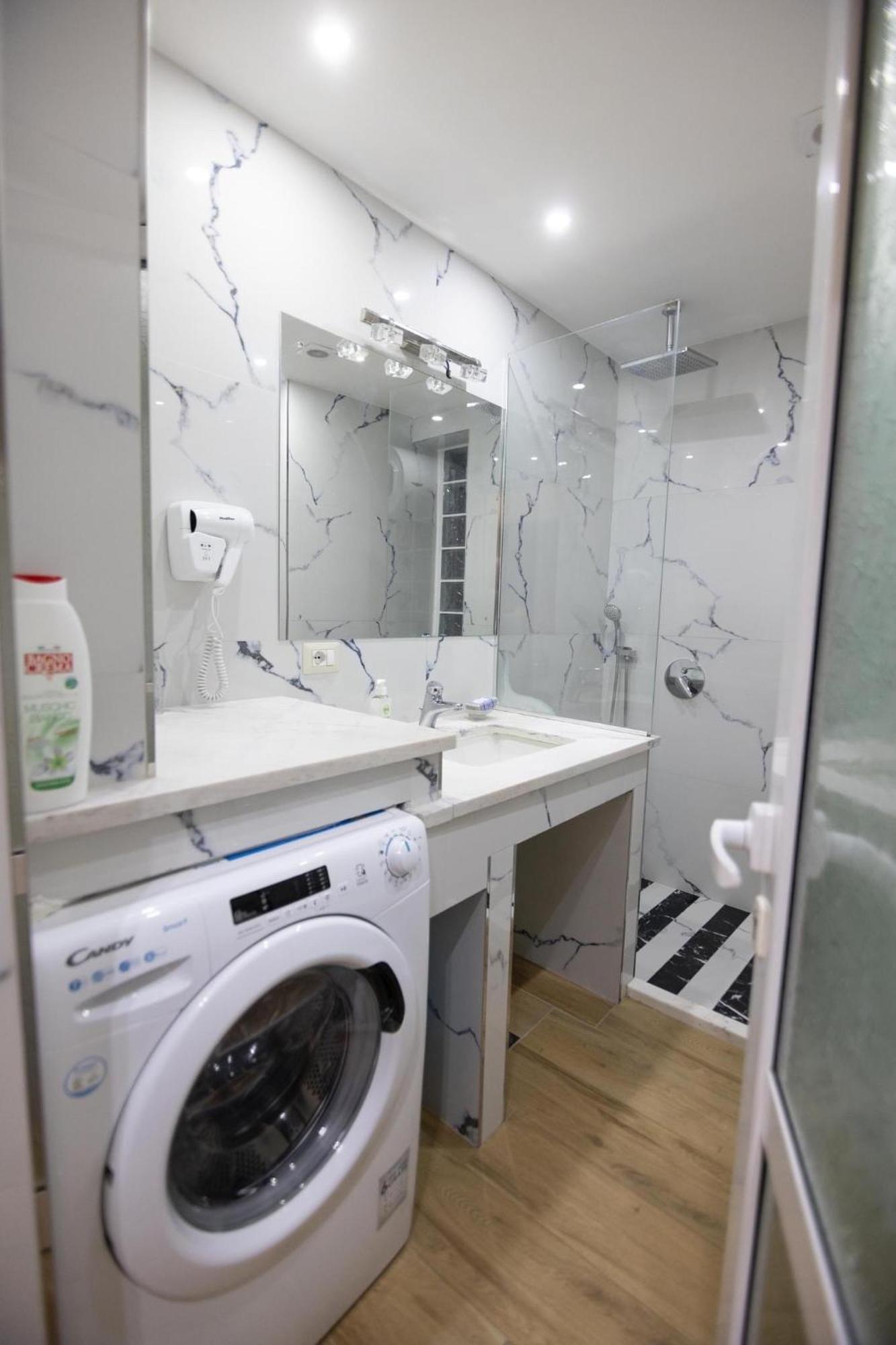 Luxury & Apartment *